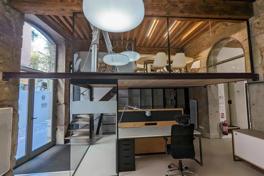 Open Space - 69001 - 5 postes - 385€