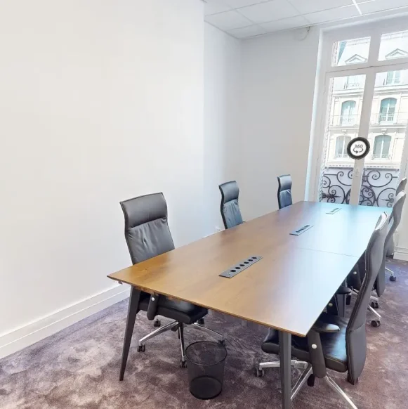 Espace indépendant 150 m² 22 postes Location bureau Rue Saint-Lazare Paris 75008 - photo 3