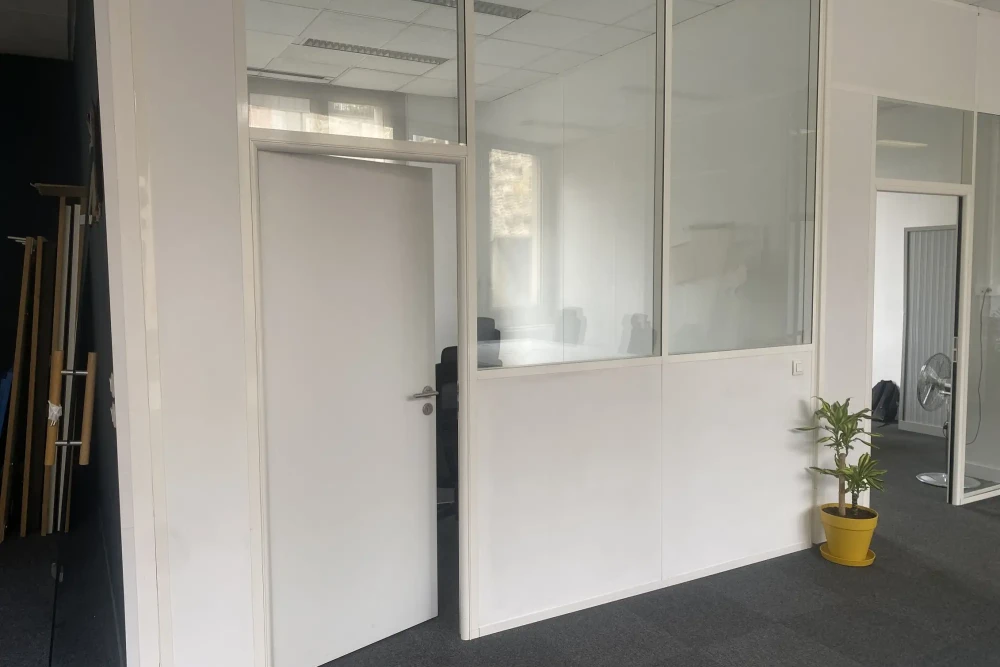 Bureau privé - 33000 - 3 postes - 550€