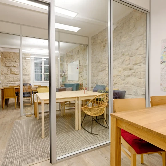 Espace indépendant 70 m² 15 postes Coworking Rue de Jarente Paris 75004 - photo 1