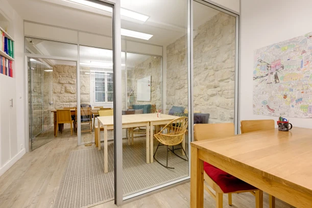 Espace indépendant - 75004 - 15 postes - 3000€
