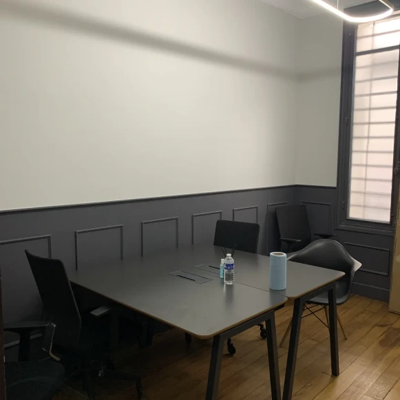 Espace indépendant 30 m² 6 postes Location bureau Rue Vernier Paris 75017 - photo 3