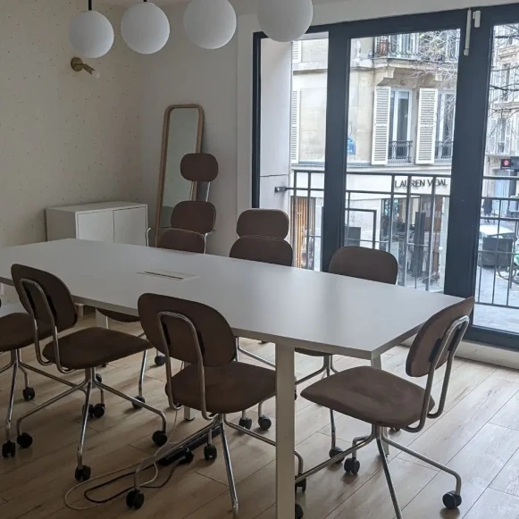 Espace indépendant 78 m² 14 postes Coworking Rue Malher Paris 75004 - photo 2