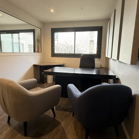 Bureau privé 14 m² 3 postes Coworking Rue du Président Wilson Levallois-Perret 92300 - photo 1