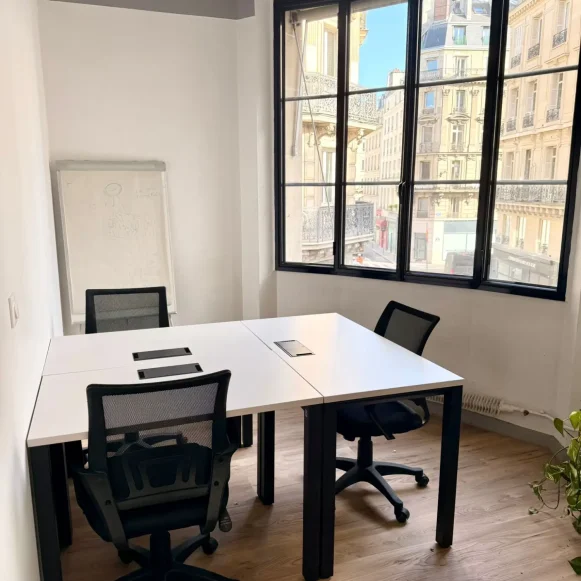 Bureau privé 9 m² 2 postes Coworking Rue de Richelieu Paris 75002 - photo 3
