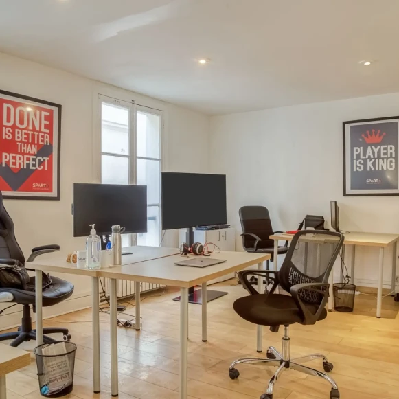 Espace indépendant 170 m² 30 postes Location bureau Rue d'Aboukir Paris 75002 - photo 2