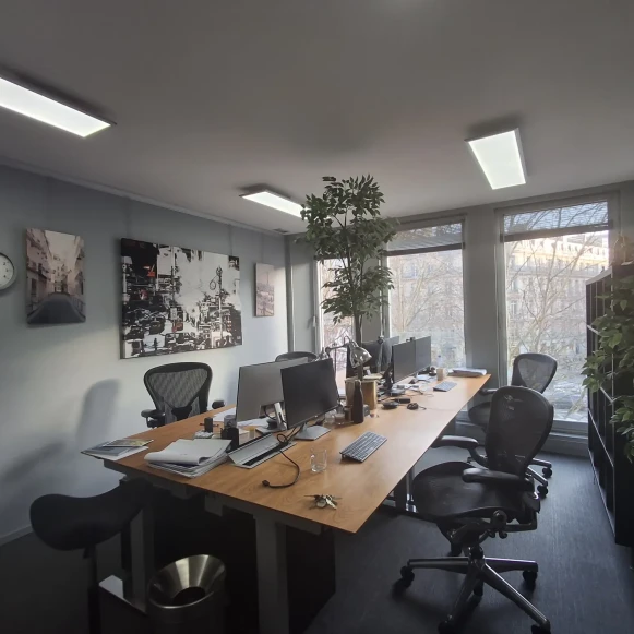 Bureau privé 165 m² 30 postes Location bureau Avenue des Champs-Élysées Paris 75008 - photo 12