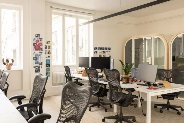 Open Space - 75002 - 6 postes - 500€