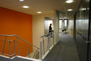 Bureau privé - 31670 - 2 postes - 700€