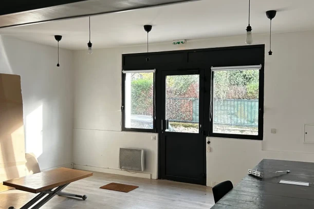 Open Space - 78150 - 1 poste - 250€