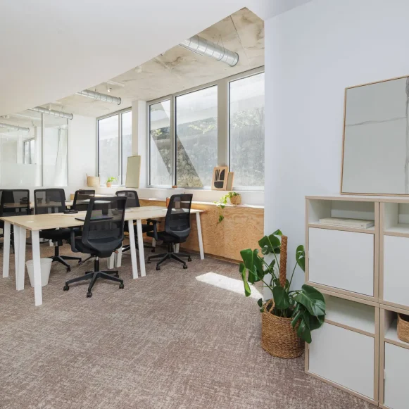 Bureau privé 31 m² 9 postes Coworking Boulevard Godard Bordeaux 33300 - photo 2