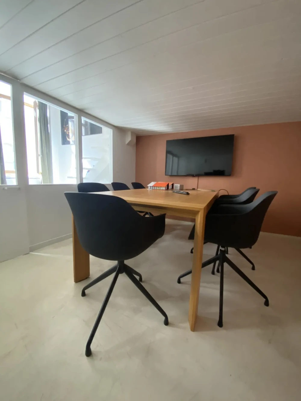 Espace indépendant - 69001 - 4 postes - 1200€