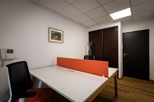 Bureau privé - 13001 - 2 postes - 599€