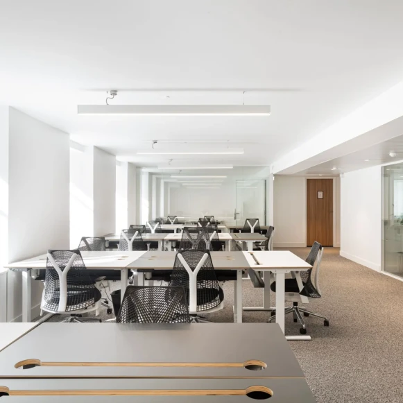 Bureau privé 42 m² 14 postes Location bureau Rue de Montholon Paris 75009 - photo 5