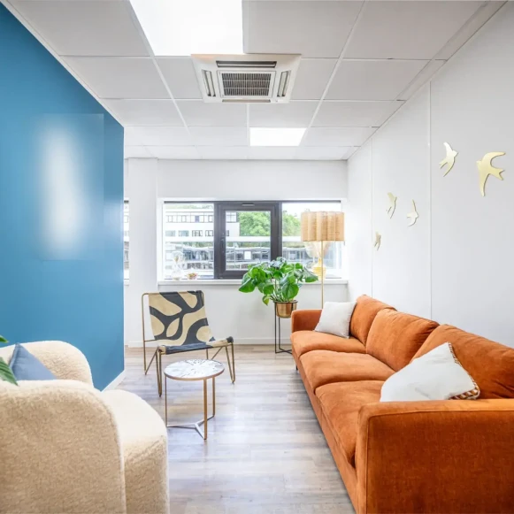 Bureau privé 10 m² 2 postes Coworking Rue Thomas Edison Le Mans 72650 - photo 2