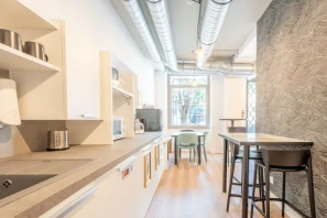 Bureau privé - 13007 - 5 postes - 1650€