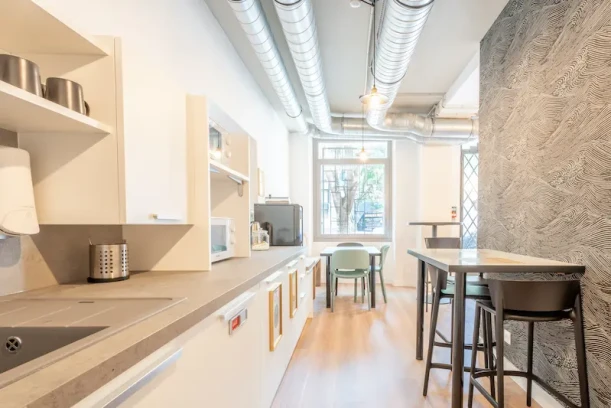 Open Space - 13007 - 10 postes - 150€