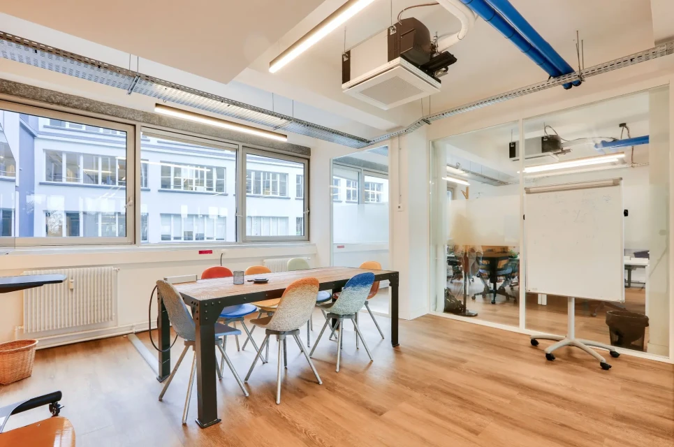 Hiptown - Canal Saint Martin