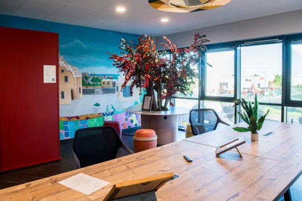 Open Space - 60000 - 10 postes - 325€