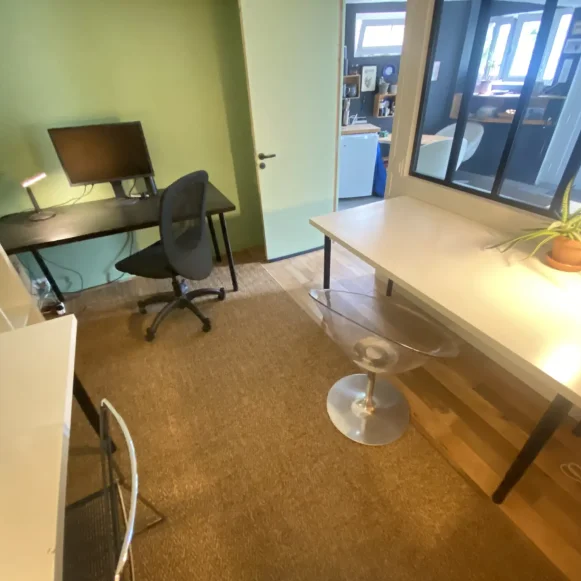 Bureau privé 9 m² 3 postes Coworking Avenue Faidherbe Montreuil 93100 - photo 2