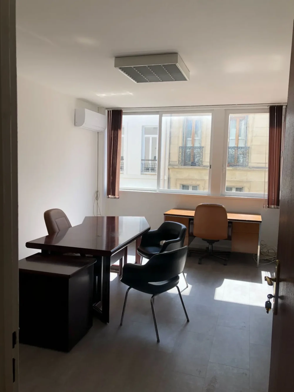 Bureau privé - 13008 - 2 postes - 600€