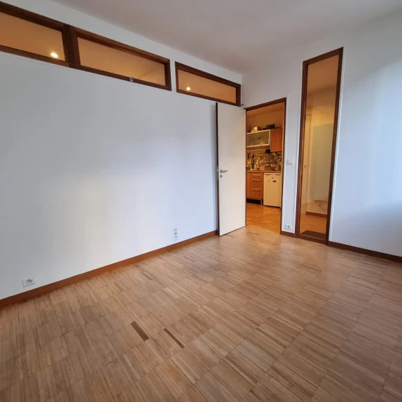 Bureau privé 11 m² 2 postes Location bureau Rue du Faubourg Saint-Antoine Paris 75011 - photo 3