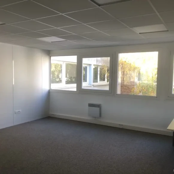 Bureau privé 322 m² 64 postes Location bureau Route de Gisy Bièvres 91570 - photo 9