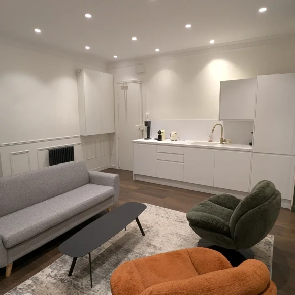 Bureau privé 26 m² 6 postes Coworking Rue Barye Paris 75017 - photo 2