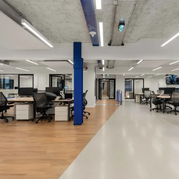 Espace indépendant 450 m² 46 postes Location bureau Rue Saint-Antoine Paris 75004 - photo 11