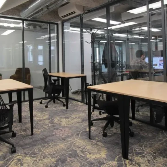 Bureau privé 14 m² 5 postes Coworking Rue Bréguet Paris 75011 - photo 1