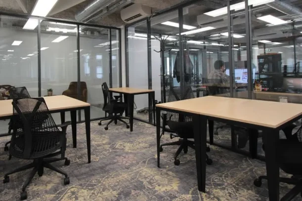 Bureau privé - 75011 - 4 postes - 2807€