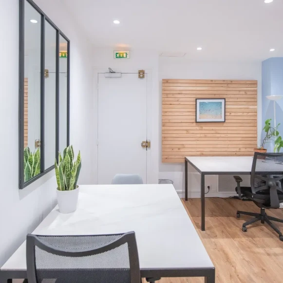 Bureau privé 11 m² 3 postes Coworking Rue Greneta Paris 75002 - photo 1