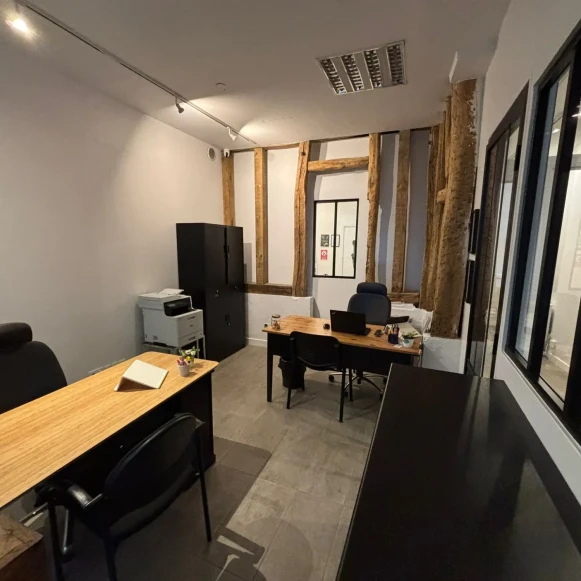 Espace indépendant 57 m² 8 postes Location bureau Passage Saint-Philippe du Roule Paris 75008 - photo 6