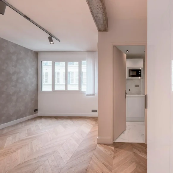 Espace indépendant 35 m² 6 postes Location bureau Rue du Faubourg Saint-Honoré Paris 75008 - photo 3