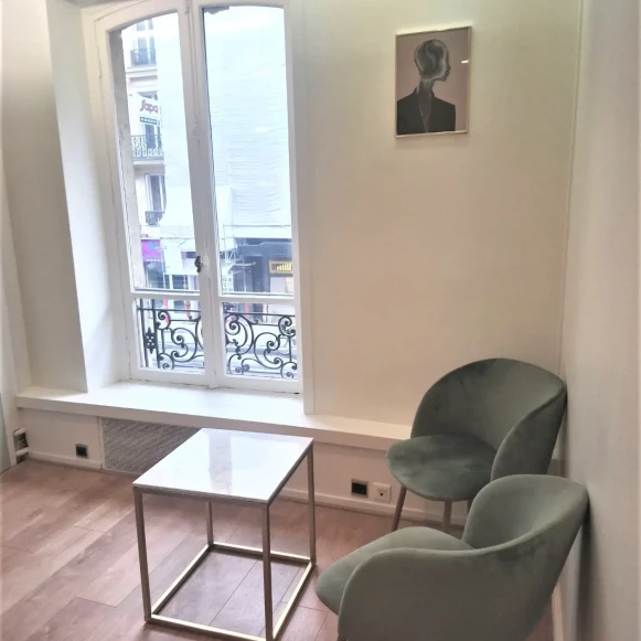 Bureau privé 11 m² 3 postes Coworking Rue la Fayette Paris 75009 - photo 4