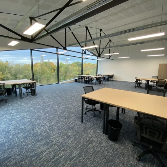 Bureau privé 95 m² 16 postes Coworking Rue des buttes Cesson-Sévigné 35510 - photo 1