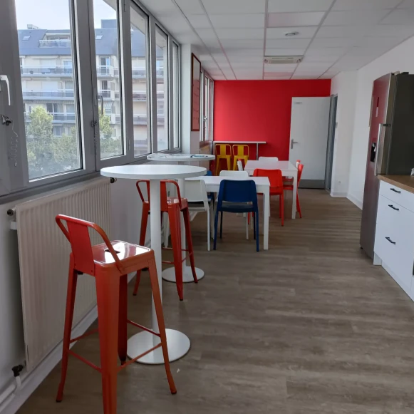 Bureau privé 18 m² 4 postes Coworking Rue Albert Dennery Tours 37000 - photo 21