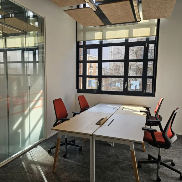 Bureau privé 18 m² 4 postes Coworking Rue Marcadet Paris 75018 - photo 3