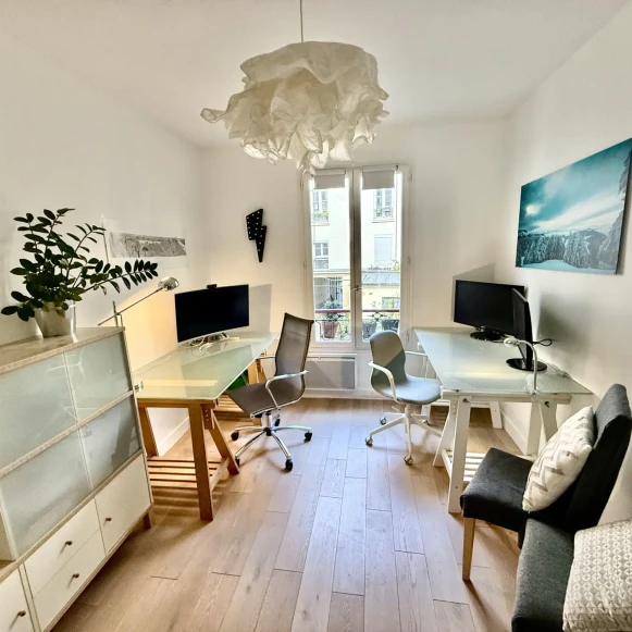 Bureau privé 12 m² 3 postes Coworking Rue Saint-Maur Paris 75010 - photo 1