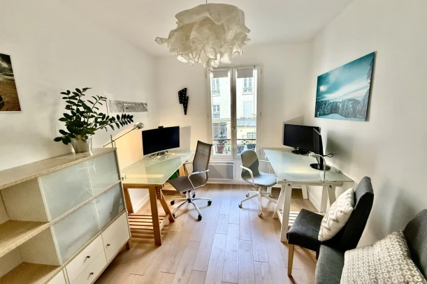 Bureau privé - 75010 - 3 postes - 800€