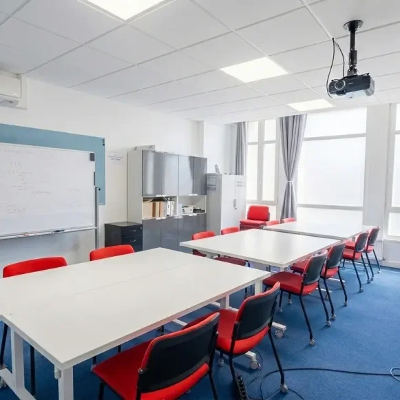 Bureau privé 60 m² 12 postes Coworking Rue Beaubourg Paris 75003 - photo 1