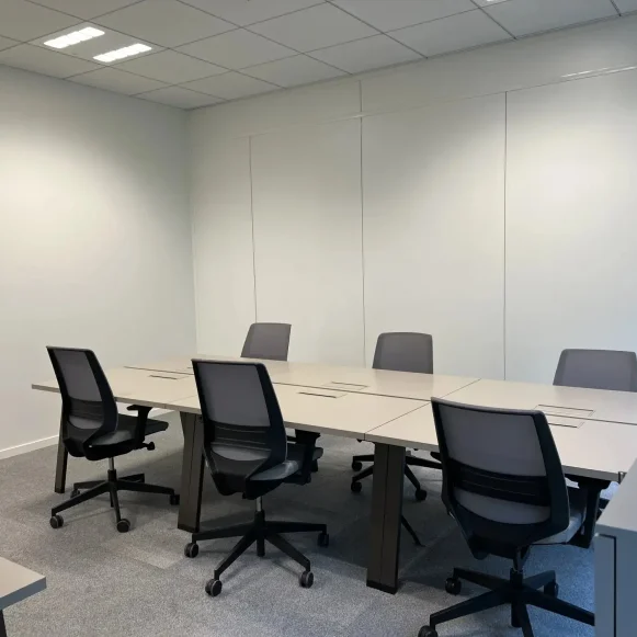 Bureau privé 16 m² 6 postes Location bureau Avenue de Paris Villejuif 94800 - photo 6