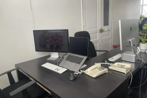Bureau privé - 75011 - 2 postes - 640€