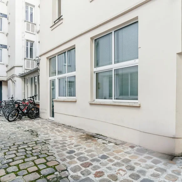 Espace indépendant 580 m² 12 postes Location bureau Rue Oberkampf Paris 75011 - photo 2