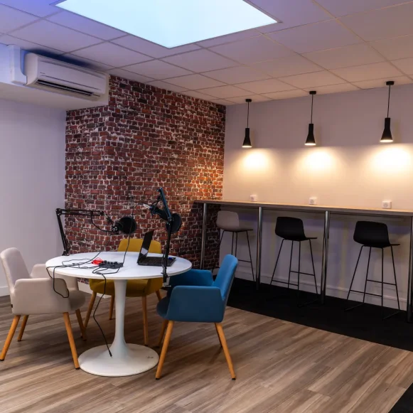 Bureau privé 55 m² 6 postes Coworking Place Rihour Lille 59000 - photo 1