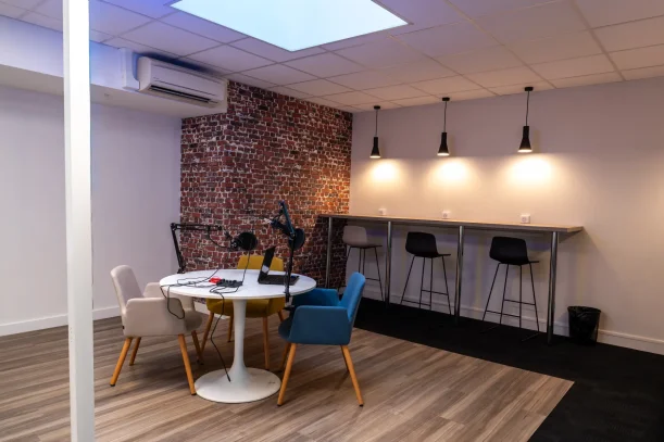 Bureau privé - 59000 - 6 postes - 2700€