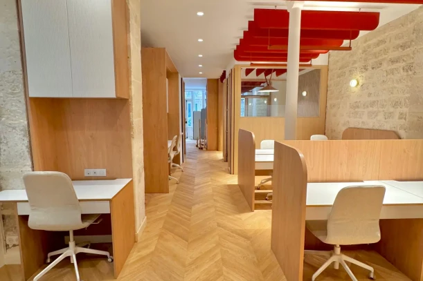 Open Space - 75008 - 13 postes - 490€