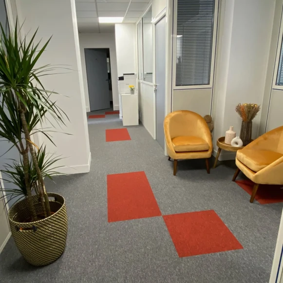 Bureau privé 15 m² 4 postes Location bureau Avenue Marceau Courbevoie 92400 - photo 8