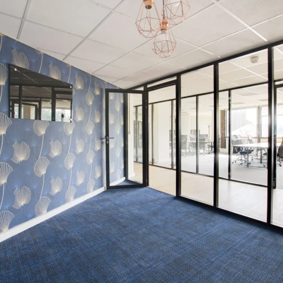 Open Space  26 postes Location bureau Rue Royale Saint-Cloud 92210 - photo 2