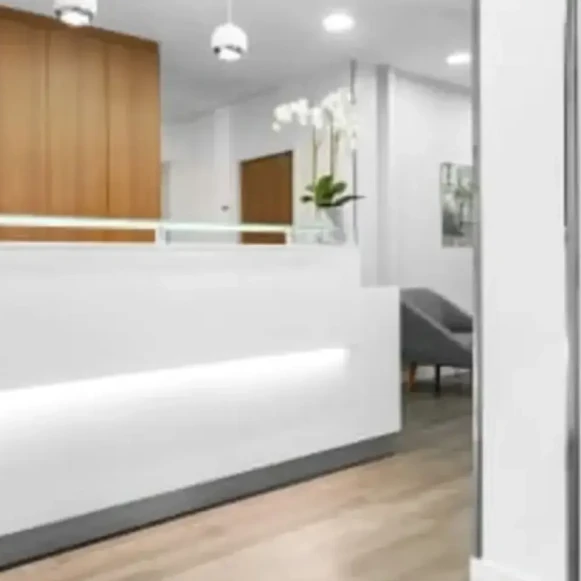 Bureau privé 32 m² 9 postes Location bureau Rue d'Amsterdam Paris 75008 - photo 1